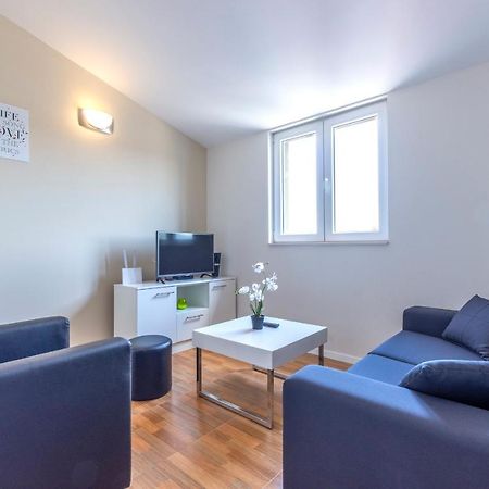 Apartments Listes Milna  Luaran gambar