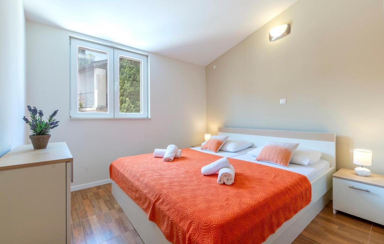 Apartments Listes Milna  Luaran gambar
