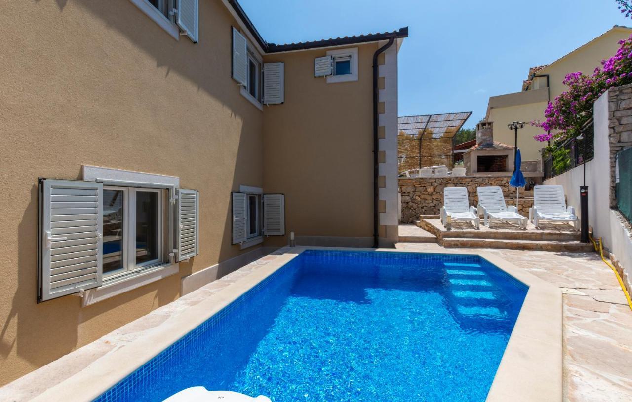 Apartments Listes Milna  Luaran gambar