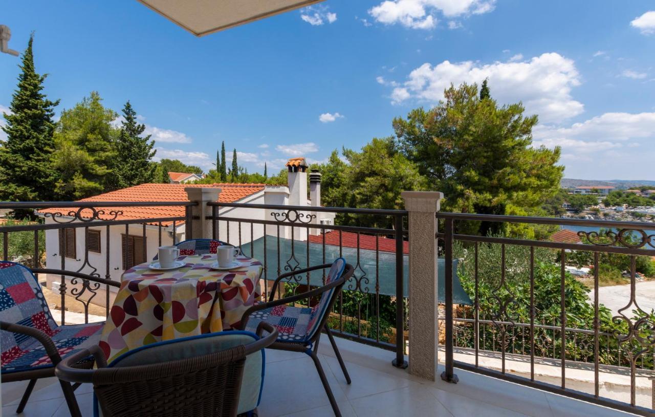 Apartments Listes Milna  Luaran gambar