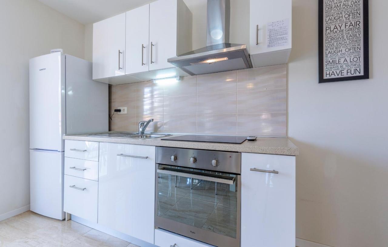 Apartments Listes Milna  Luaran gambar