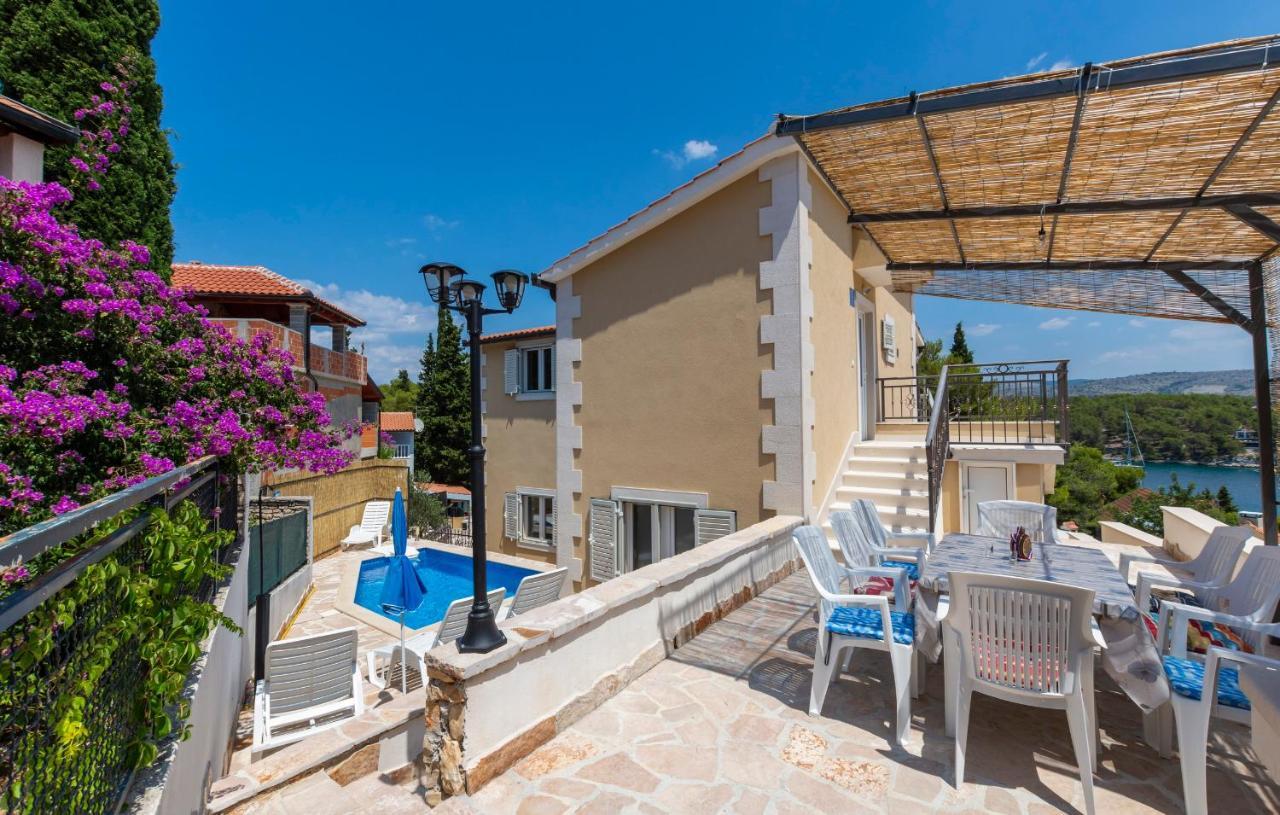 Apartments Listes Milna  Luaran gambar