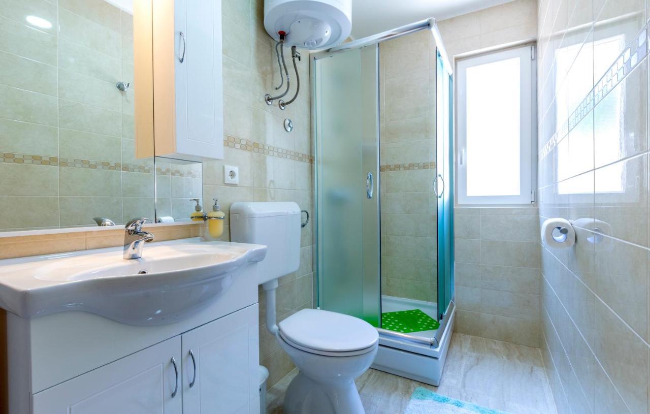 Apartments Listes Milna  Luaran gambar